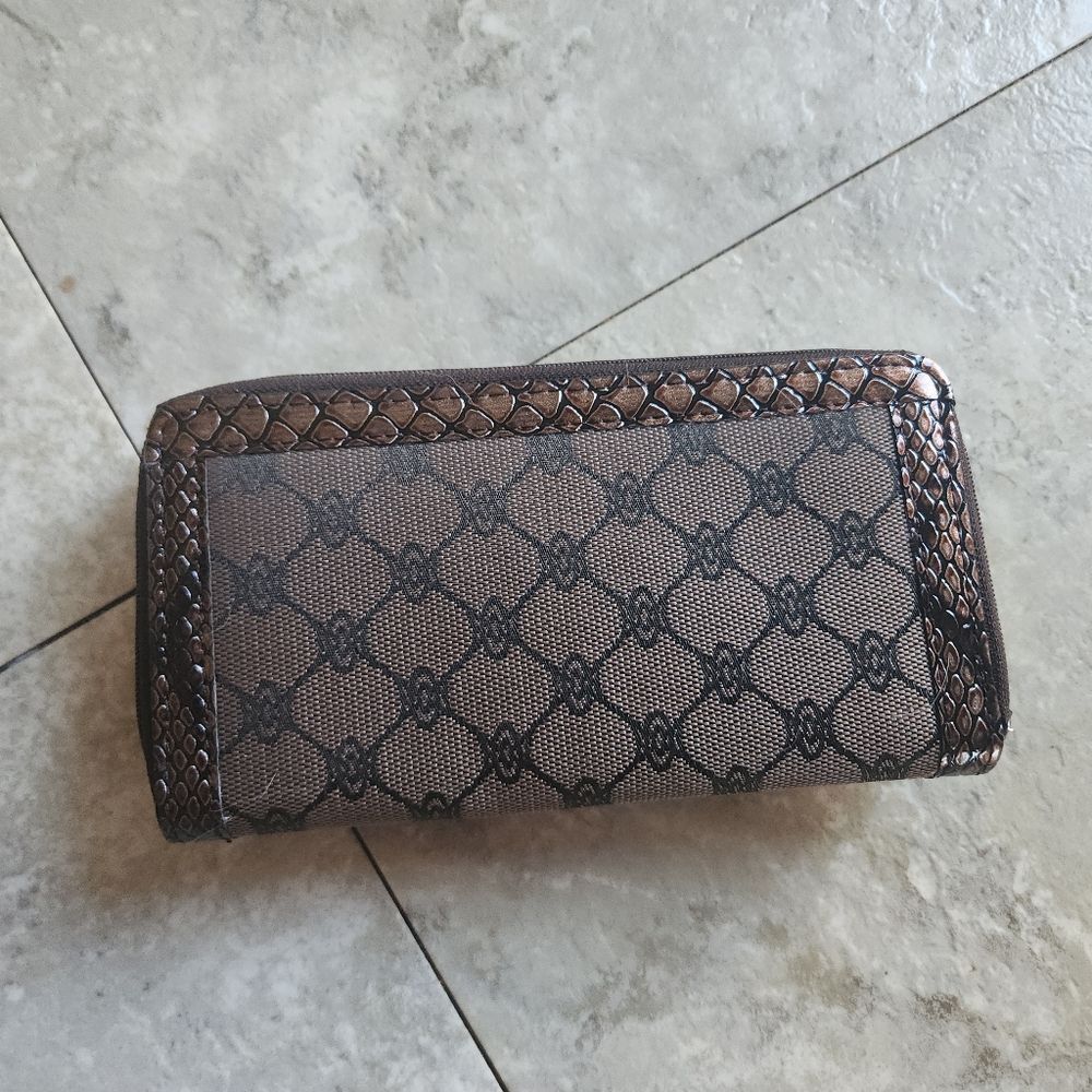 Dark brown/tan patterned wallet w/zip pocket & card holders & checkbook holder